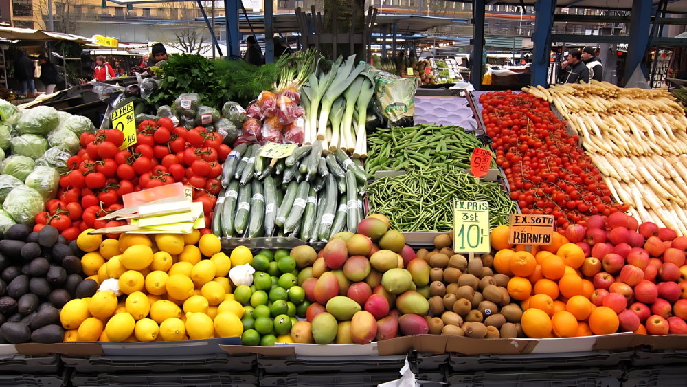 Explore Borough Market in London, a foodie paradise! Discover its location, famous dishes, restaurant options, opening and closing times, and prices. Your complete guide to indulging in London’s most iconic market!"