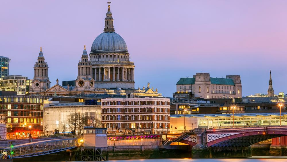 Discover the rich history and captivating tales of St. Paul's Cathedral. Find out about timings, things to do, the best route, ticket prices, the nearest airport, and nearby places. Plan your visit to this iconic London landmark now!